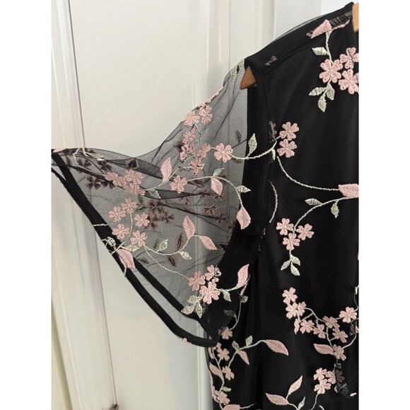 Estelle Dress Embroidered Floral V-neck Flutter Sleeves Women’s Plus Size 1X/ 18 - Picture 2 of 11